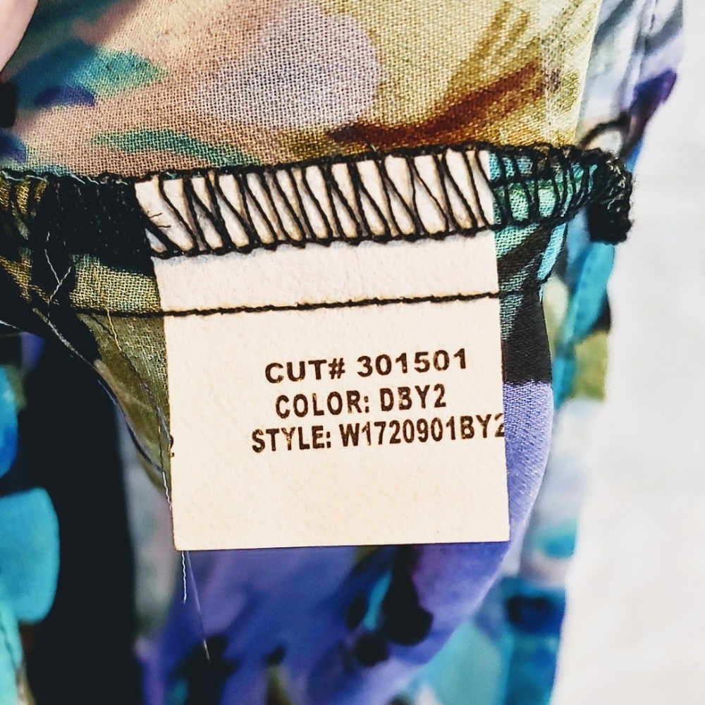 Band of Gypsies | Floral Button-Down Tank | M - Picture 7 of 7
